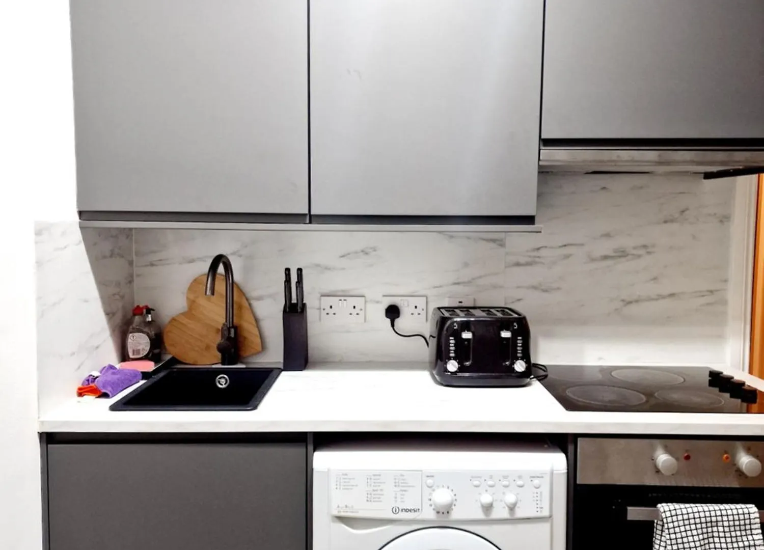 Entire London Apartment Near Canary Wharf